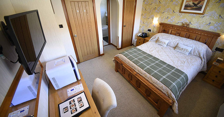 Spacious rooms at Loch Aluinn bed and breakfast accommodation in Sconser