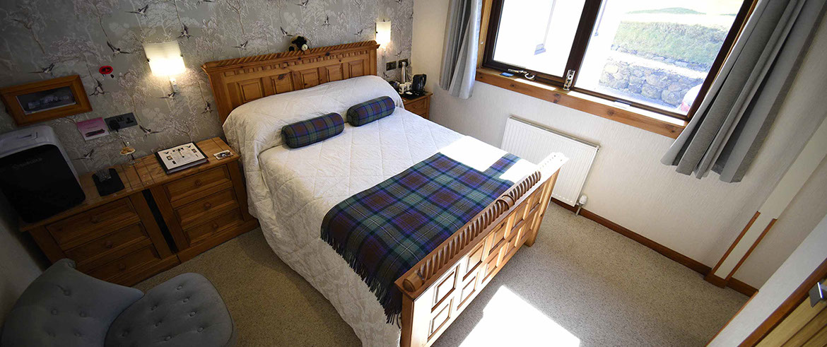 Loch Aluinn has large comfortable bedrooms with double beds en suite 