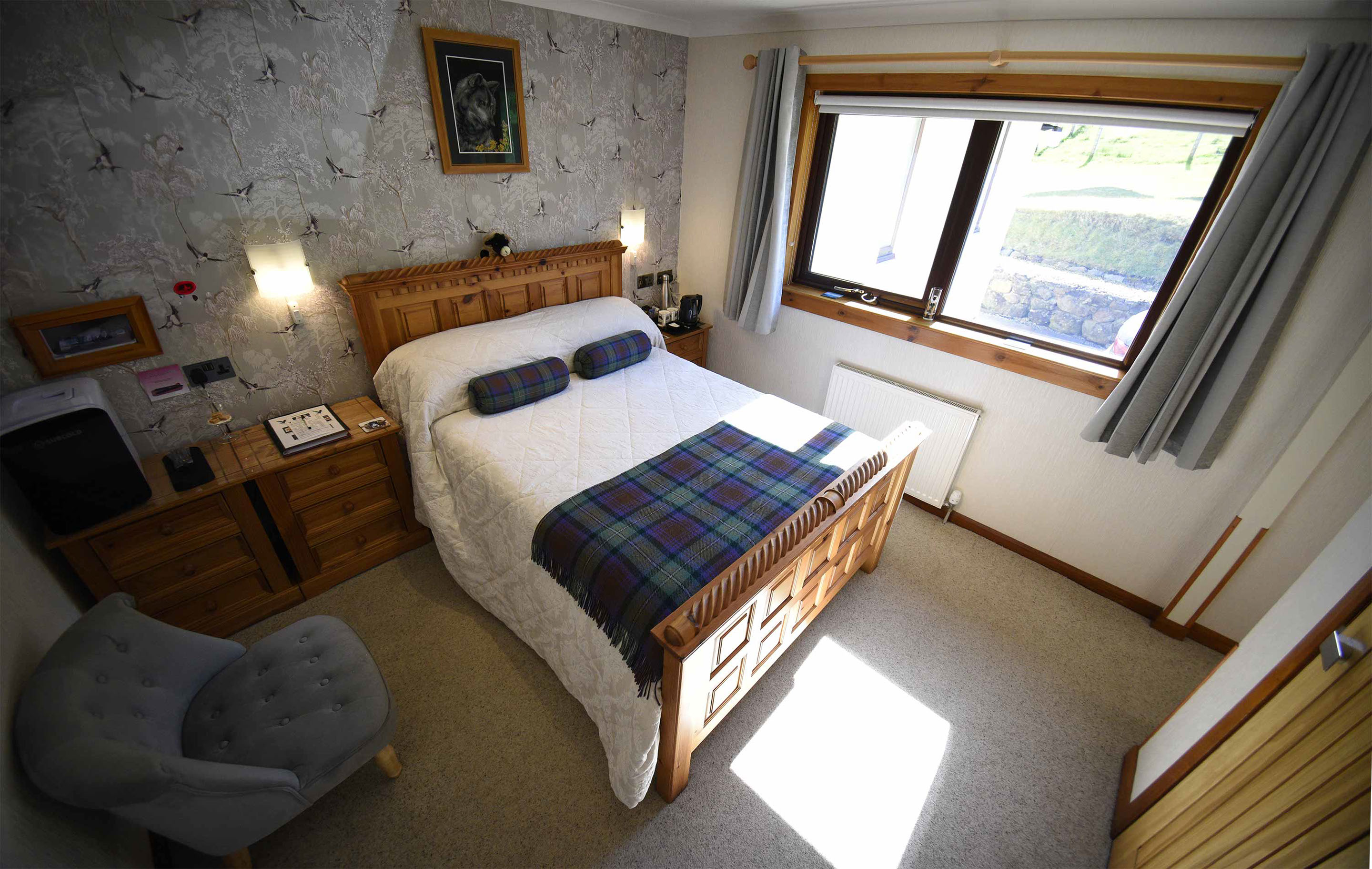 Taransay House Luxury Bed and breakfast contains a spacious restaurant with fresh seafood and great Scottish Cuisine