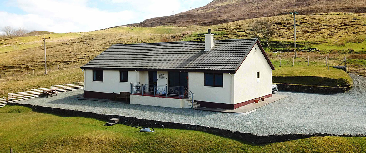 Loch Aluinn bed and breakfast accomodation in Sconser has sea and mountain views with private guest parking