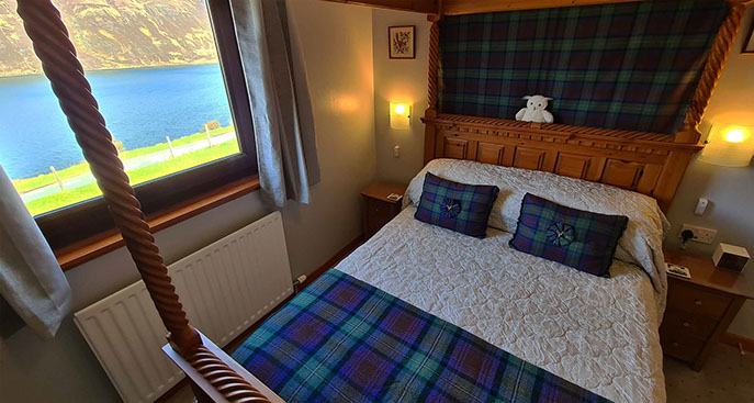 Four Poster Bed and Breakfast accommodation at Loch Aluinn in Sconser on the Isle of Skye
