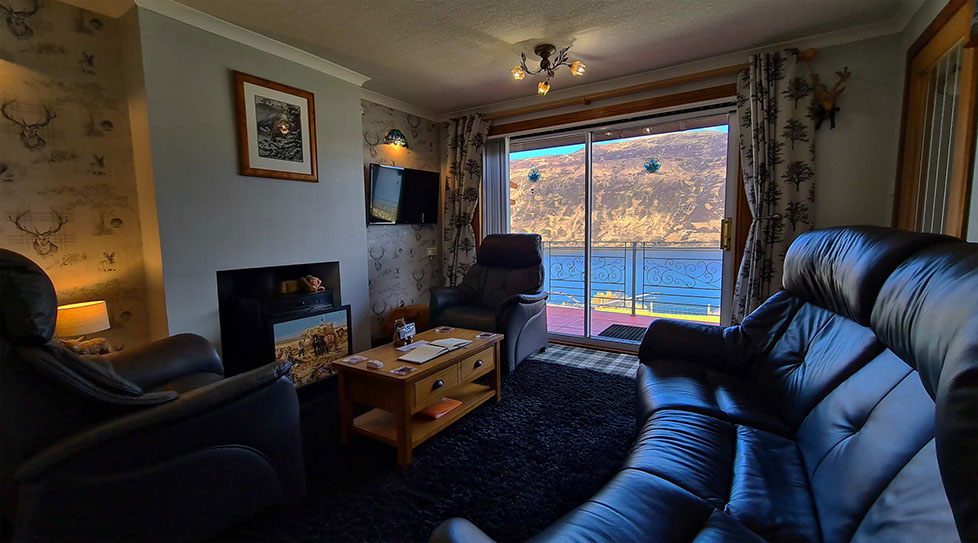Loch Aluinn is a bed and breakfast accommodation with sea views in Sconser 